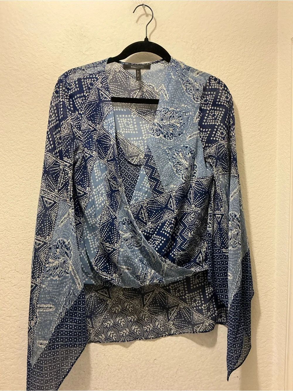 BCBGMaxAzria Blue Patterned Wrap Blouse